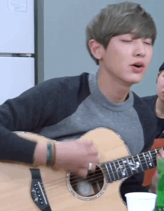 Chanyeol dating alone gif