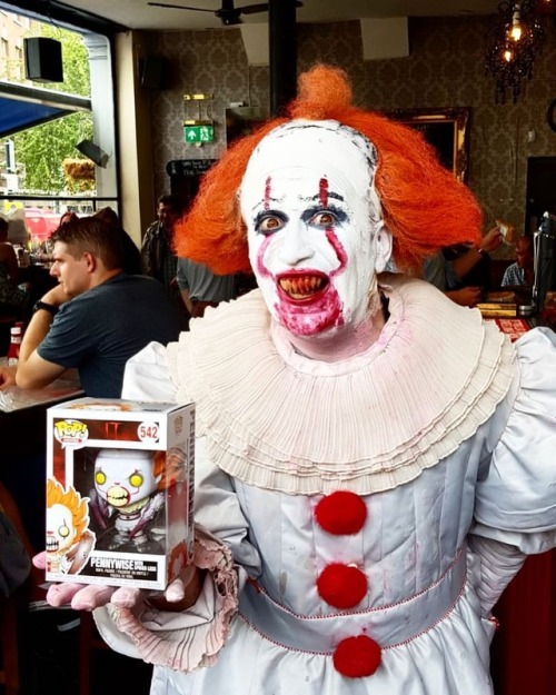 Funko pose!! #lfcc #londonfilmandcomiccon #pennywisecosplay...