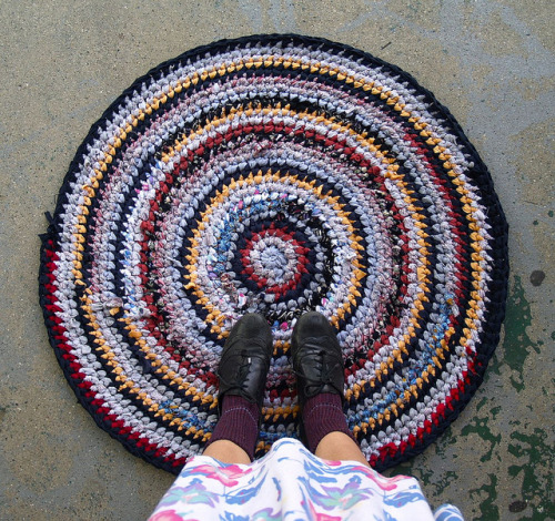 sockmonster.etsy.com rose beerhorst recycled rug crochet rag rug