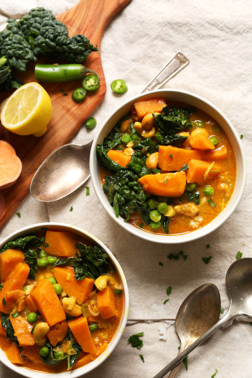 justfoodsingeneral:1 Pot Kale Sweet Potato Curry“A hearty...