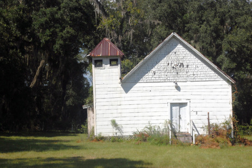 creepyamericana:A series of abandoned property in North...