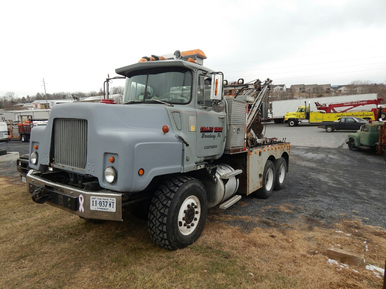 Semitrckn — Mack DMM claims 6x6 wrecker