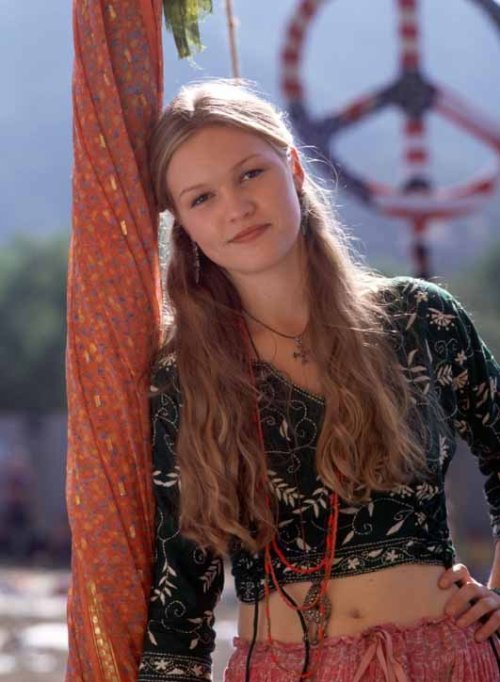 stylinglikeitsthe90s:Julia Stiles