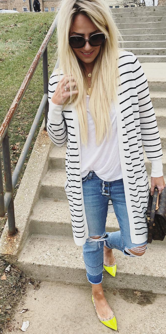 50+ Cozy Outfit Ideas You Need - #Photooftheday, #Styles, #Photo, #Good, #Pic Love a good long cardi! this one comes in a bunch of other color options and is the perfect light weight material! Shop my look here  