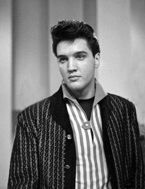 Elvis Presley - born Jan. 8, 1935 - d. Aug.... | poncho-honcho