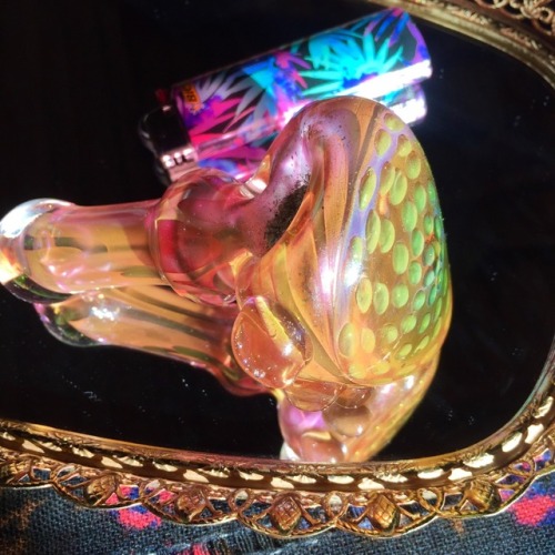 mittentroll:this pipe was too pretty to pass up~