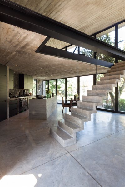 MA House / Cadaval  Sola-Morales