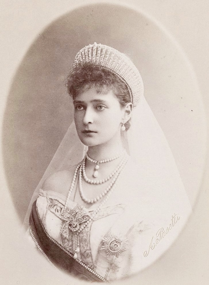 L'ancienne cour — Empress Alexandra Feodorovna of Russia