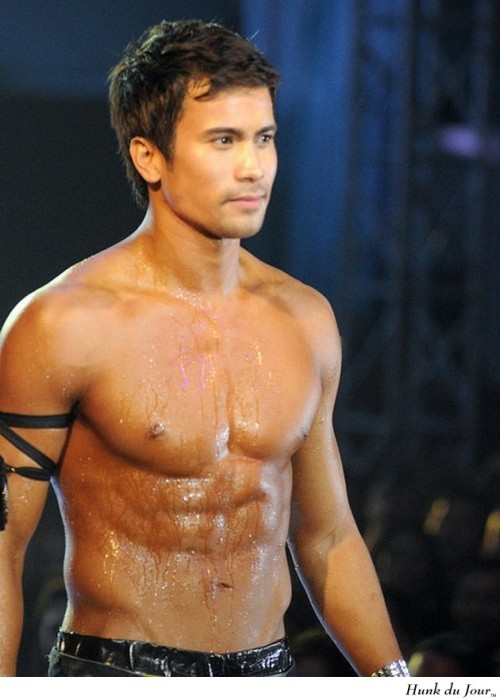 Your Hunk of the Day: Sam Milby http://hunk.dj/7402