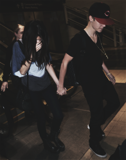 Justin bieber randkuje ashley benson
