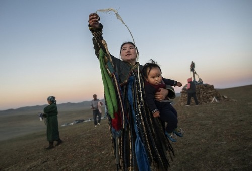 moryen:Mongolia’s shamanic ritualsBanned for 70 years under...