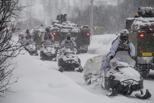 militaryarmament:Norwegian Army soldiers learning crucial arctic...