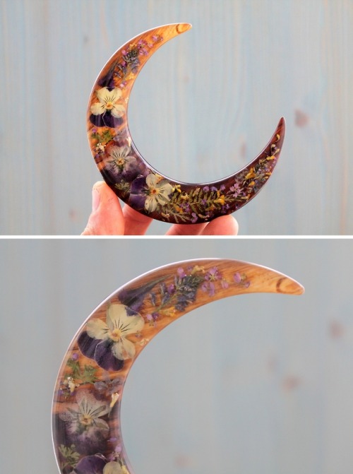 sosuperawesome:Wood and Resin Moon Hair SticksWood Berry Art...