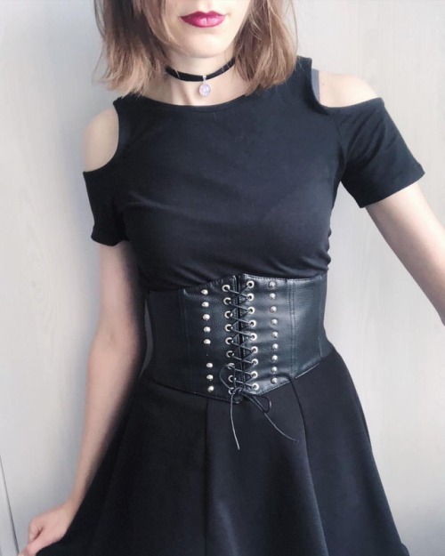 allblackeverything styleblogger sinsay bershka brutalxpussy apparel ootd outfit model blogger igfashion alternativefashion alternativegirl harajukufashion gothstyle lipstick selfie fashionblogger photooftheday belt allblack polishgirl polskadziewczyna filter casualstyle jfashion alternativeclothing choker