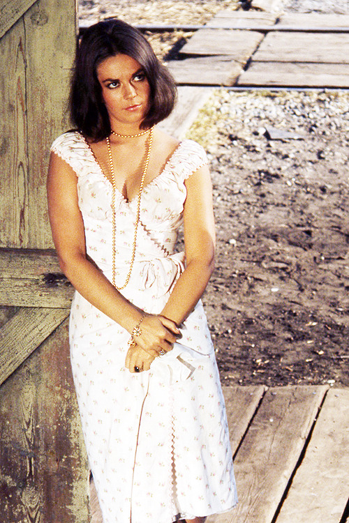 nateliewood:Natalie Wood in ‘This Property is Condemned’, 1966.