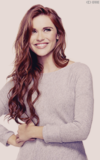 Holland Roden Tumblr_ns2am32AWk1sllbxko3_250