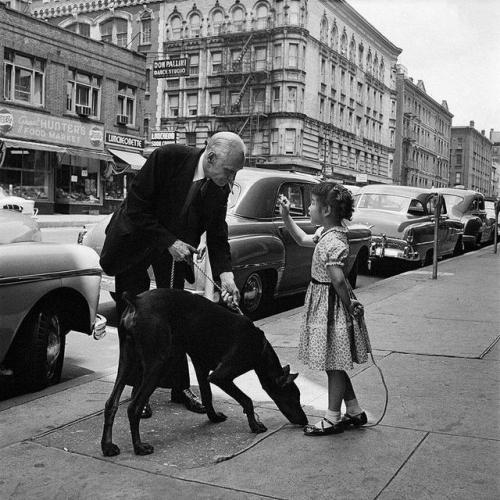 route22ny:A man, his dog, and a little girl on Lexington...