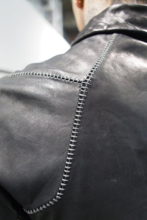 t3sjelly:Boris Bidjan Saberi fw13 scar stitch horse leather...