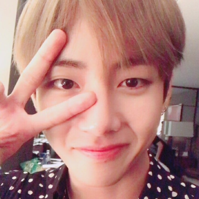 💜 — editsktaehyung: • Taehyung icons peace sign