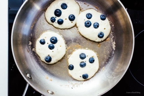 sweetoothgirl:fluffy mini buttermilk pancakes studded with fresh...