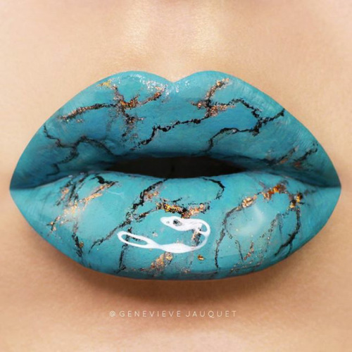 sixpenceee:Marble lips have been the latest trend on...