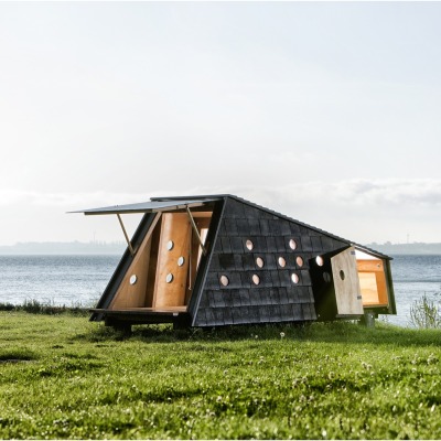 archatlas:<br /><br /><br /><br /><br /><br />Shelters by the Sea - Blue Landmarks LUMO Architects