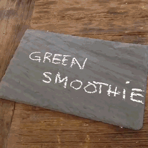 For breakfast, lunch or a snack, this easy green smoothie won’t disappoint!