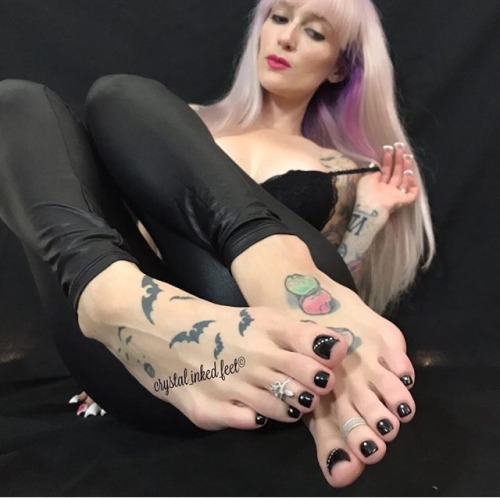 gixxxer0815:footmaven:prostock27:@crystal_inked_feet...