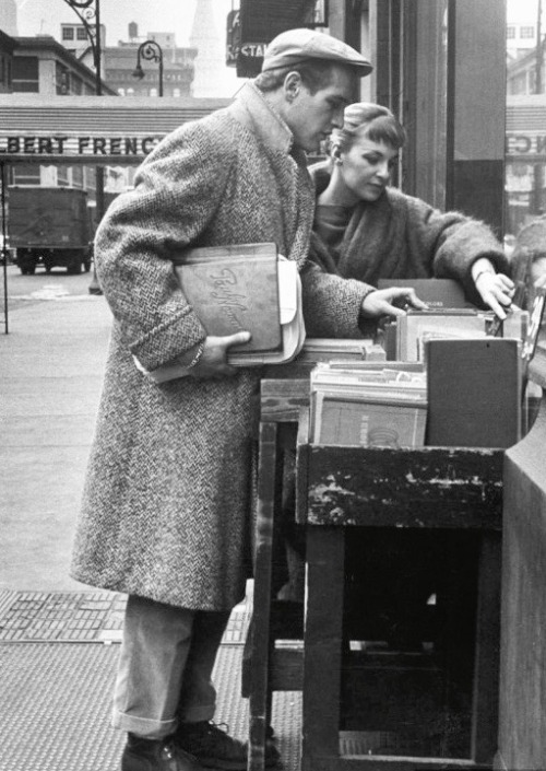 summers-in-hollywood:Paul Newman & Joanne Woodward, 1959....