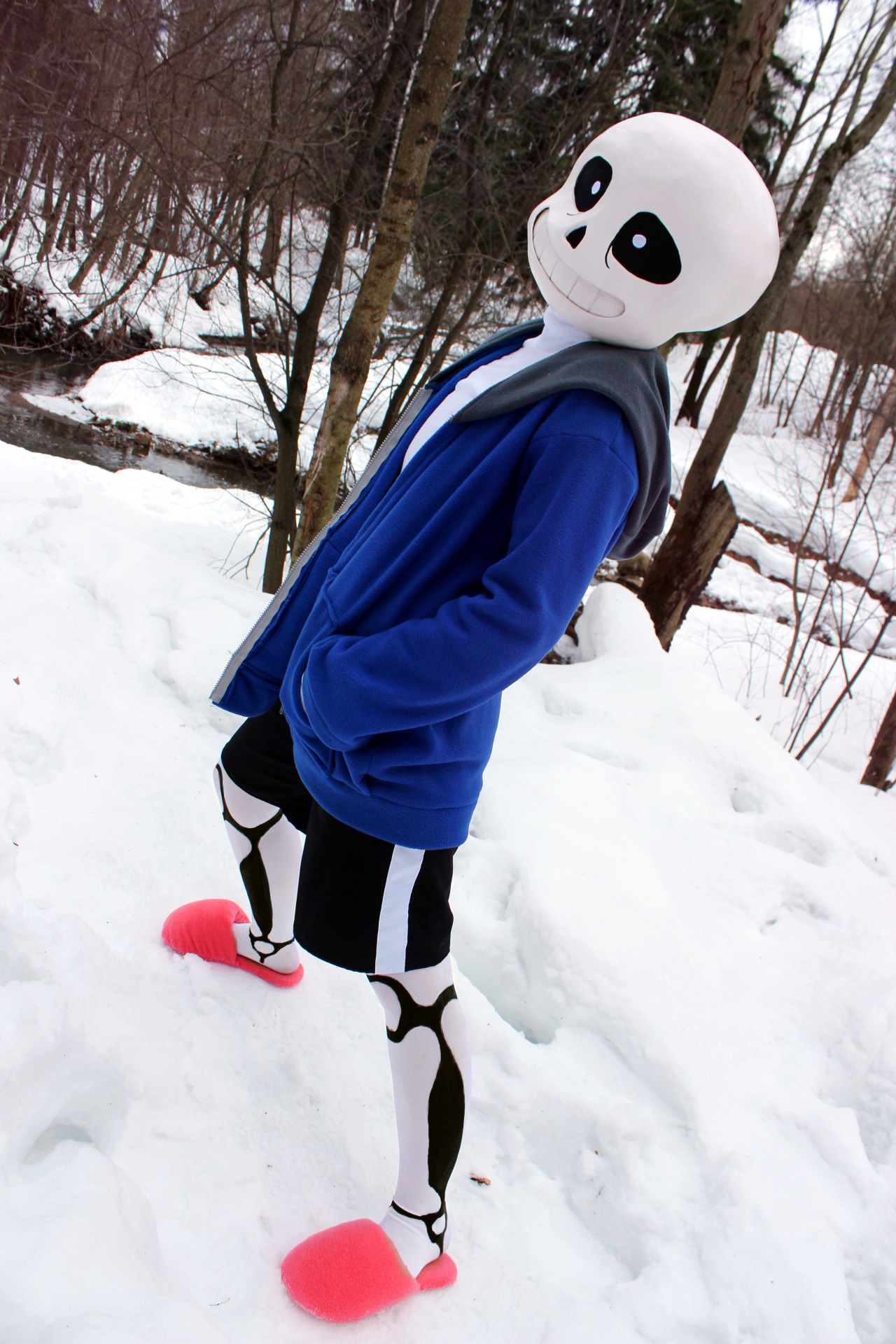 Boop! — Yeeeeaaah!! My sister did it! *w* Sans cosplay...