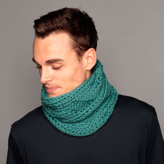 The Craftylicious Crafter | sosuperawesome: Men’s scarves and cowls by...