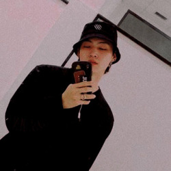 Voir un profil - Yeon-Min Lee Tumblr_pym5nfWlQH1xavvk5o1_250