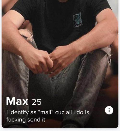 tinderventure:I think he’s doing it right