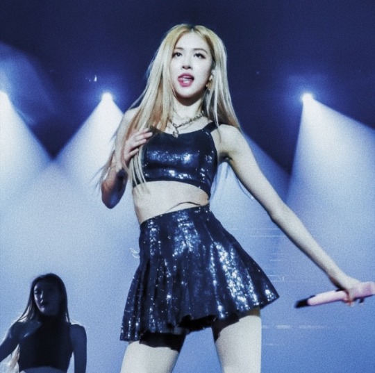 blackpink rosé waist | Tumblr