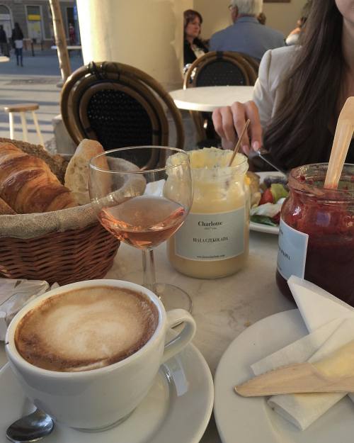 miumiuceline:☕️#monday #coffee #wine #rosé #food #foodandwine...