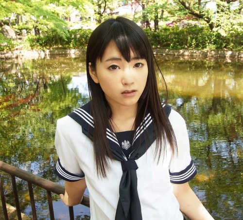 best-bukkake:Tiny schoolgirl girls incredible mouth full!