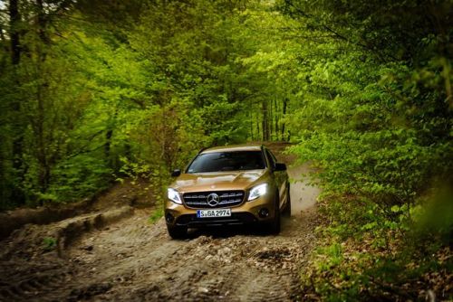 mercedesbenz:Time to get out of town. [Mercedes-Benz GLA 220 d...