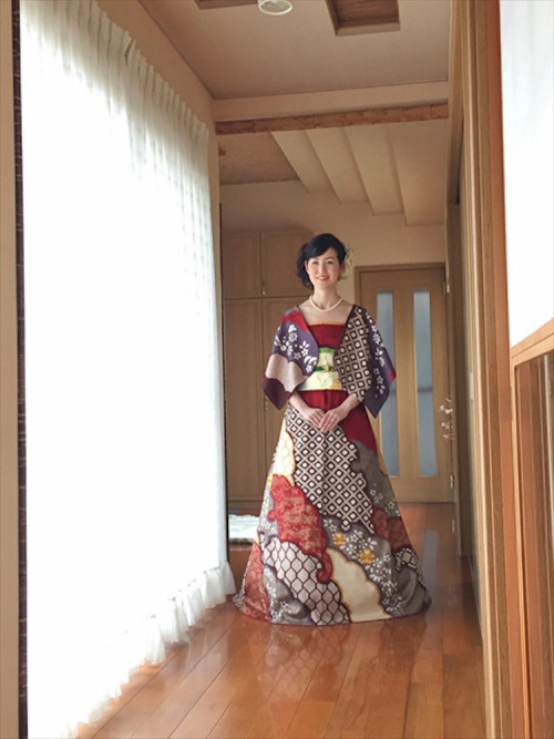 mymodernmet:Brides in Japan are Turning Their Long-Sleeve...