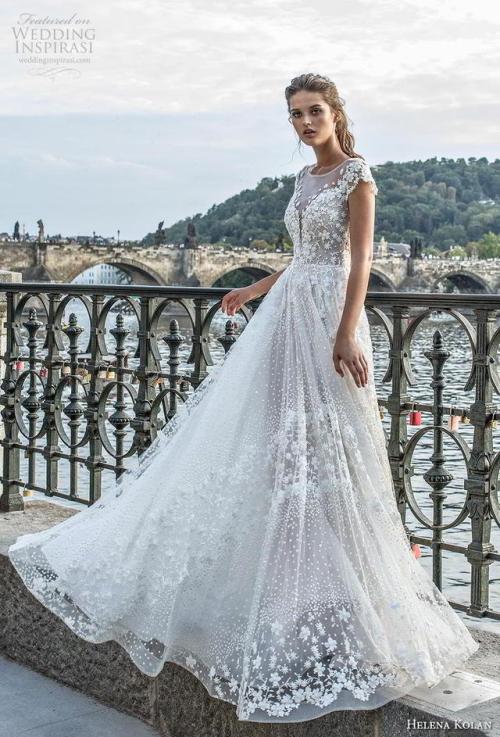 (via Helena Kolan 2019 Wedding Dresses | Wedding Inspirasi)