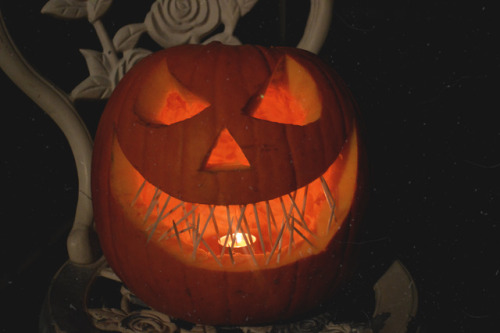 megarah-moon:megarah-moon:I made my jack o lantern and he’s...