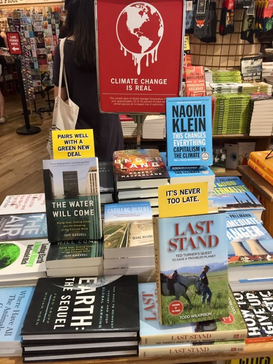 Sometimes bookstores are the best places to spend a lunch break. ( @strandbooks )