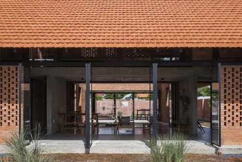 archatlas:Long An House byTropical SpaceVietnamese...