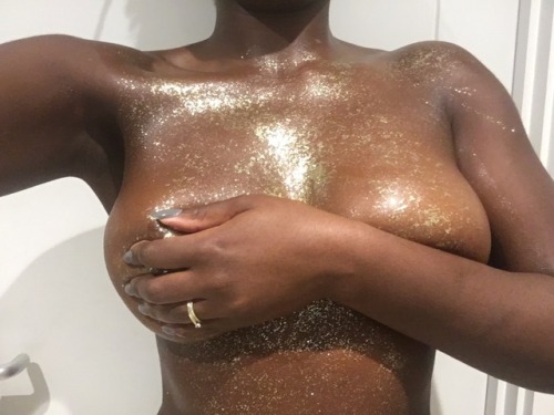 truthinthebooty:Test run of this glitter thing…