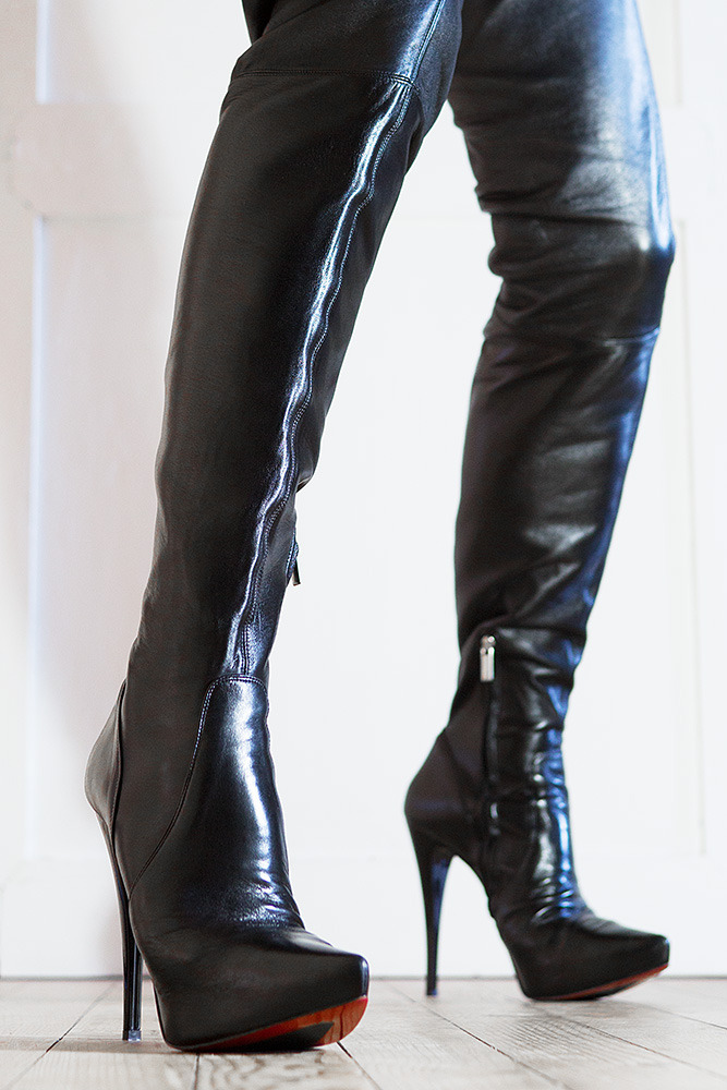 High heels & fetish... — Black leather boots