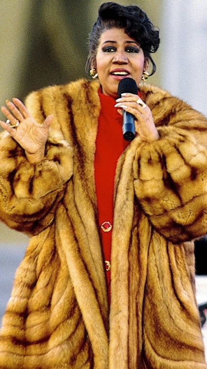 sinnamonscouture:Aretha Franklin’s Fashion Diva MomentsRIP...