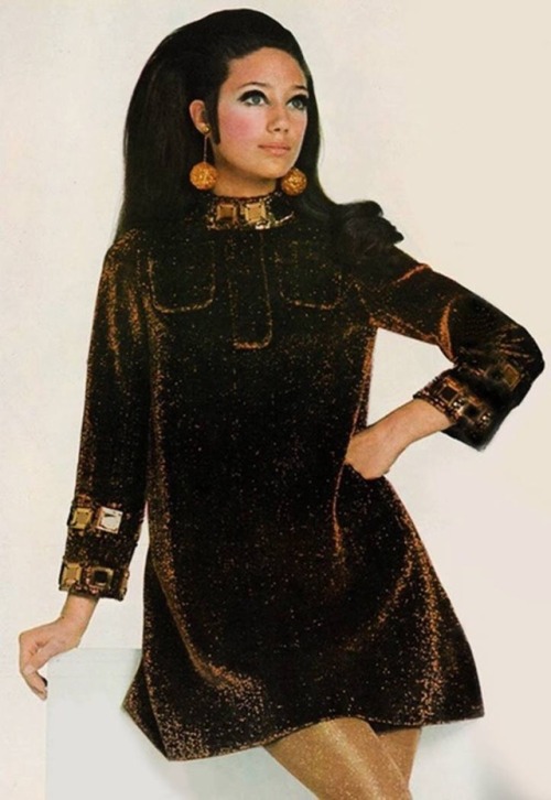 isabelcostasixties:Marisa Berenson wearing a bronze-dore dinner...