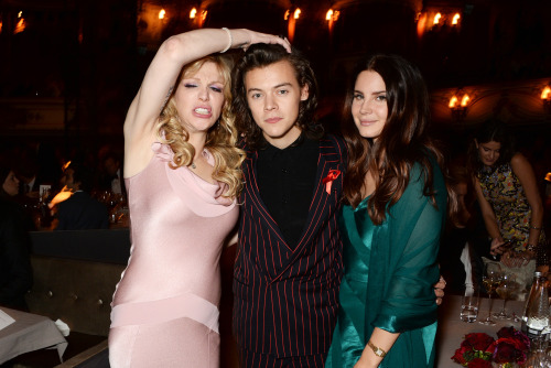 harrystylesdaily: Courtney Love, Harry Styles and Lana Del...