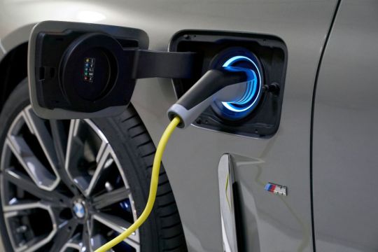 Se testados no cotidiano, a quantidade de CO2 emitido pelos carros híbridos plug-in seria até três vezes maior do que anunciado.