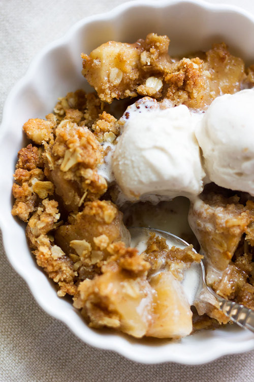 sweetoothgirl:Apple Crumble Recipe