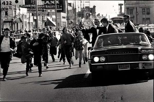 ripple-of-hope:
“Campaigning Kennedy!
”